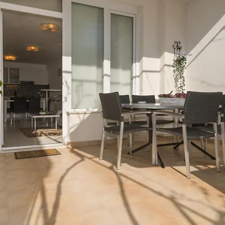 بيت ضيافة And By The Sea - 22419 ماكارسكا