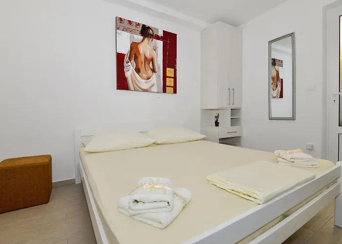 Pensión And By The Sea - 22419 Makarska