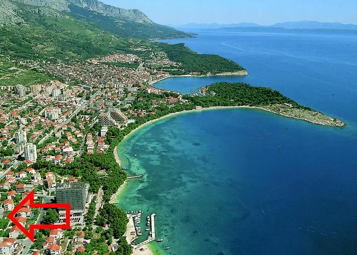 And By The Sea - 22419 Pensión